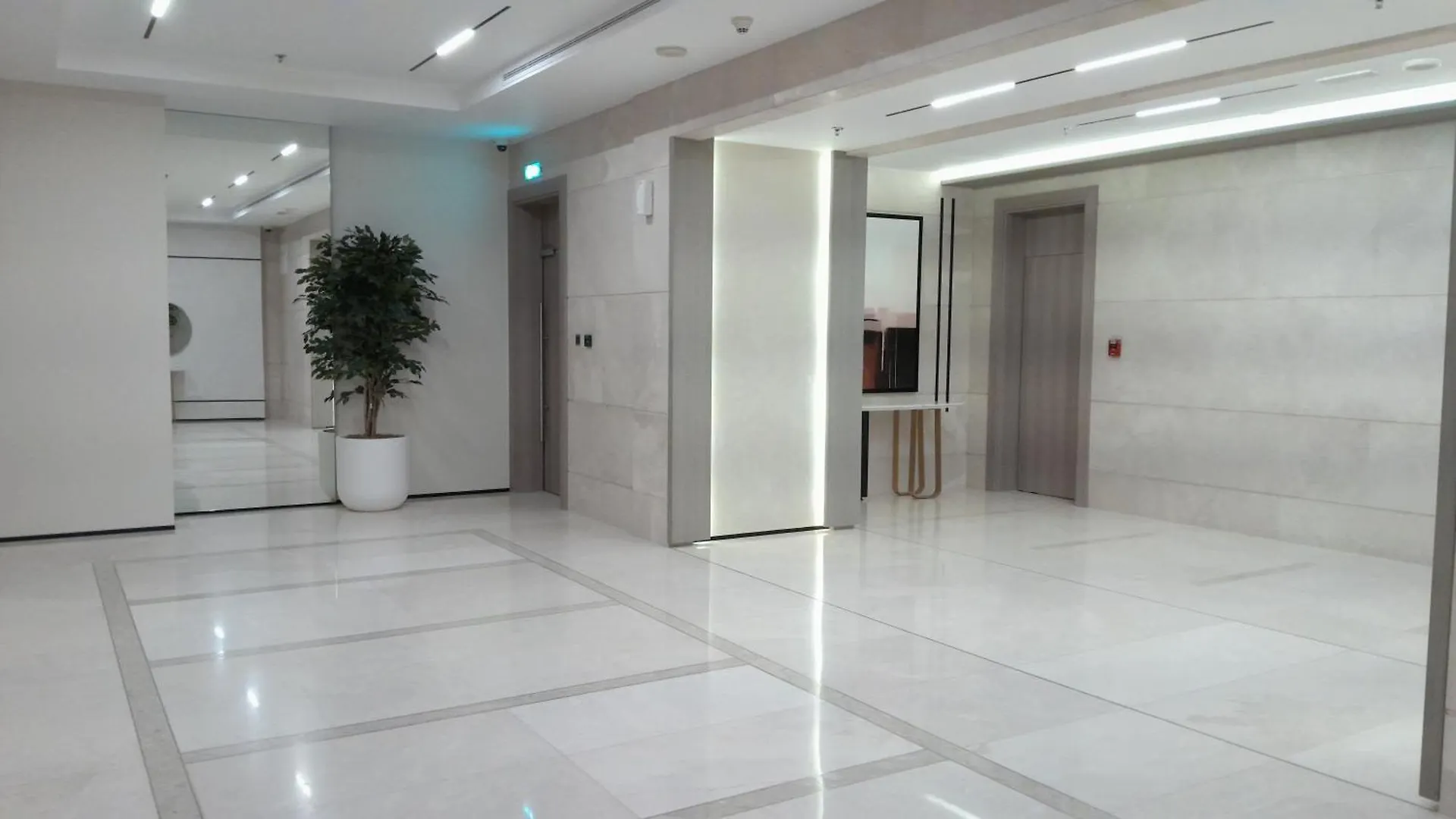 Luxurious - Ultra Modern - Premium Design - 5 Min Walk From Burj Khalifa - Heart Of Dubai Downtown - Dubai Opera Views Apartment