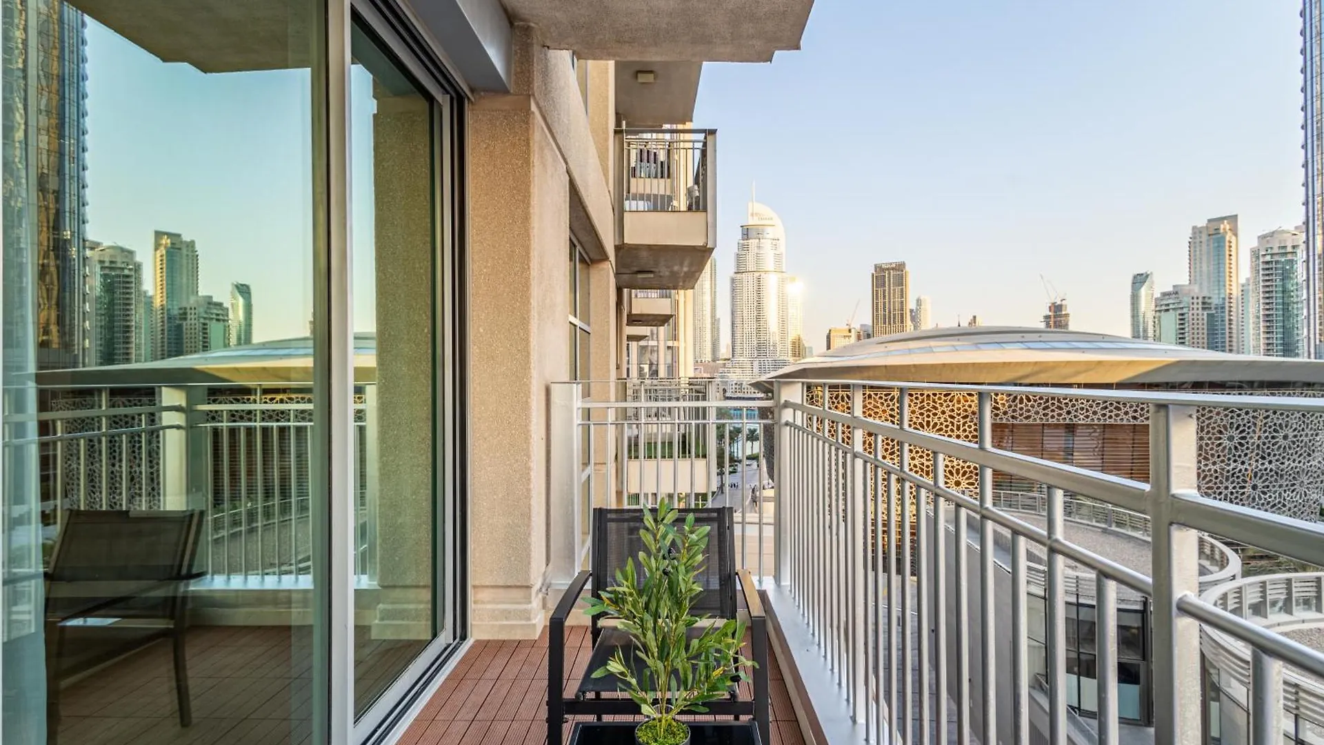 Luxurious - Ultra Modern - Premium Design - 5 Min Walk From Burj Khalifa - Heart Of Dubai Downtown - Dubai Opera Views Apartment