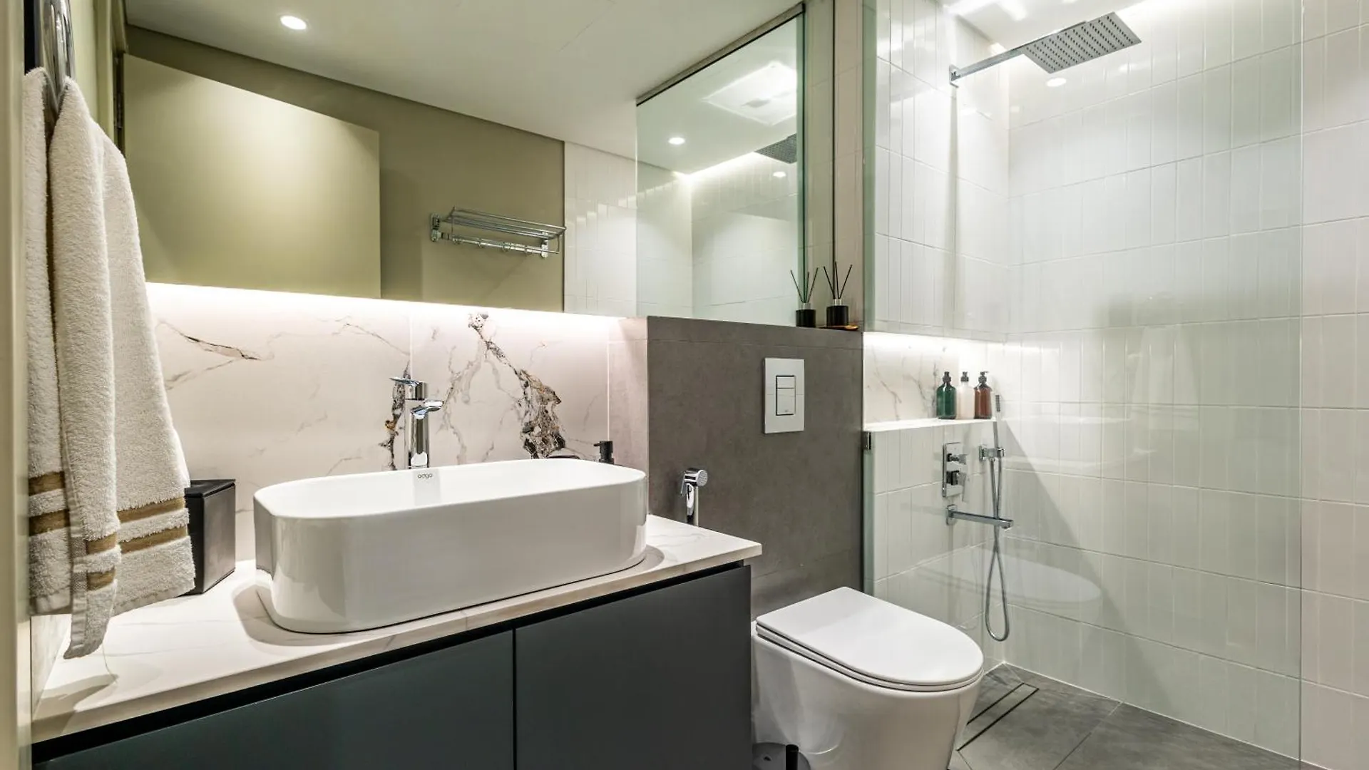 Luxurious - Ultra Modern - Premium Design - 5 Min Walk From Burj Khalifa - Heart Of Dubai Downtown - Dubai Opera Views Apartment 0*,