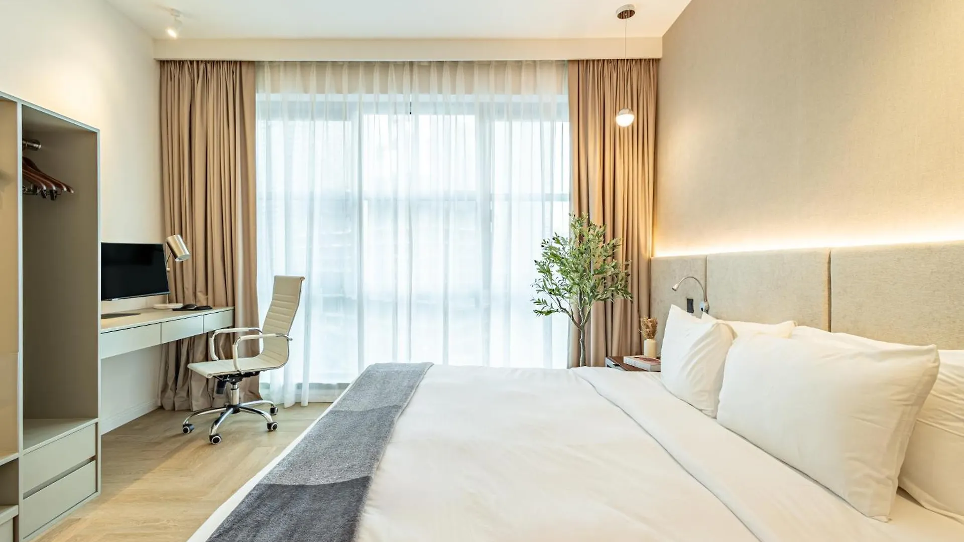 Luxurious - Ultra Modern - Premium Design - 5 Min Walk From Burj Khalifa - Heart Of Dubai Downtown - Dubai Opera Views Apartment
